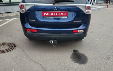 Mitsubishi Outlander III рестайлинг 3, 2013 год, 1 390 000 рублей, 13 фотография