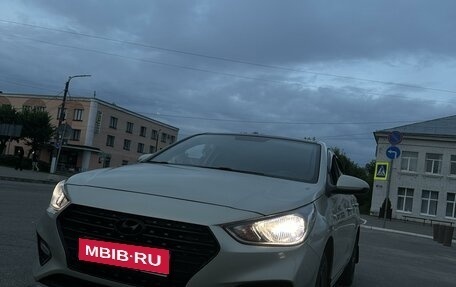 Hyundai Solaris II рестайлинг, 2019 год, 1 600 000 рублей, 1 фотография