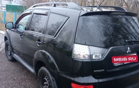 Mitsubishi Outlander III рестайлинг 3, 2011 год, 1 100 000 рублей, 2 фотография