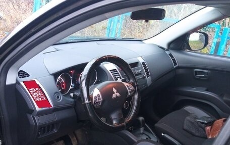 Mitsubishi Outlander III рестайлинг 3, 2011 год, 1 100 000 рублей, 6 фотография