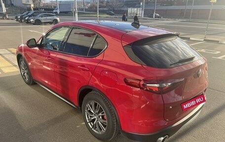 Alfa Romeo Stelvio, 2018 год, 2 500 000 рублей, 5 фотография