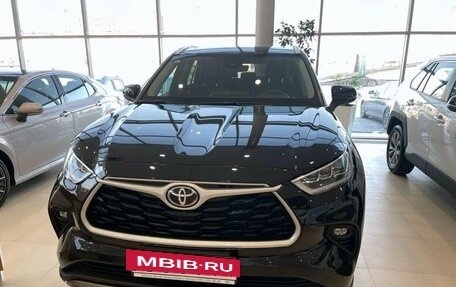 Toyota Highlander, 2024 год, 7 800 000 рублей, 3 фотография