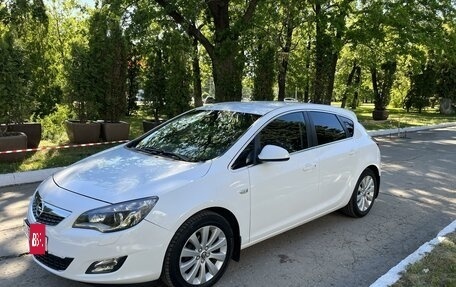 Opel Astra J, 2011 год, 920 000 рублей, 4 фотография