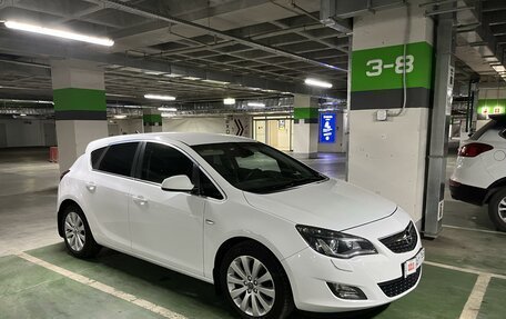 Opel Astra J, 2011 год, 920 000 рублей, 14 фотография