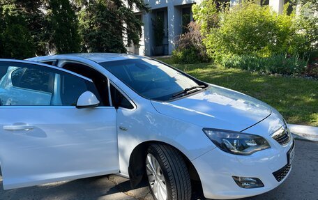 Opel Astra J, 2011 год, 920 000 рублей, 13 фотография