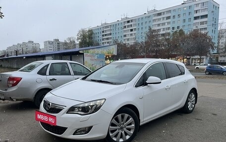 Opel Astra J, 2011 год, 920 000 рублей, 18 фотография