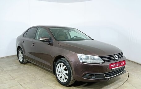 Volkswagen Jetta VI, 2014 год, 990 000 рублей, 3 фотография