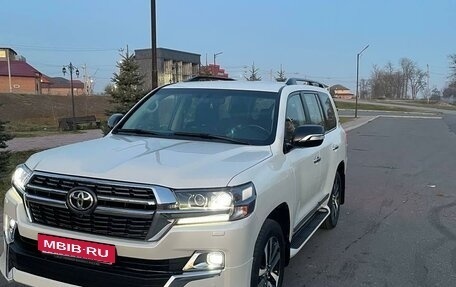 Toyota Land Cruiser 200, 2015 год, 5 999 999 рублей, 3 фотография