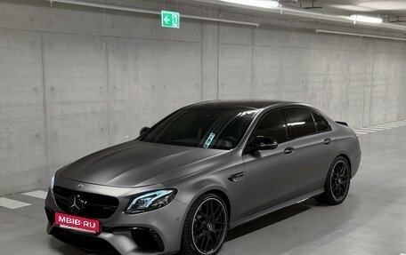 Mercedes-Benz E-Класс AMG, 2017 год, 7 400 000 рублей, 4 фотография