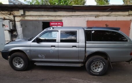 Mitsubishi L200 III рестайлинг, 2004 год, 820 000 рублей, 11 фотография