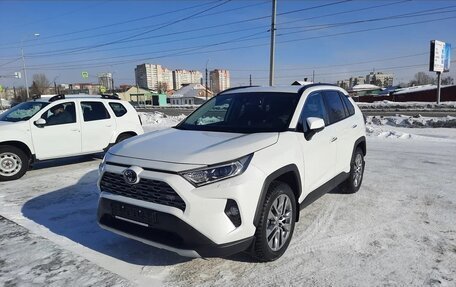 Toyota RAV4, 2021 год, 3 290 000 рублей, 1 фотография