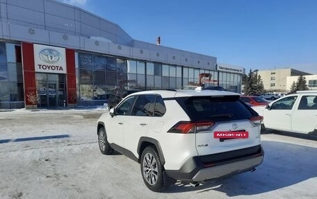 Toyota RAV4, 2021 год, 3 290 000 рублей, 3 фотография