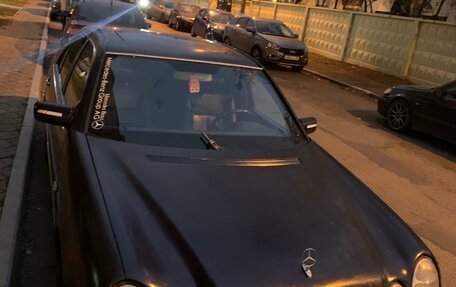 Mercedes-Benz E-Класс, 1998 год, 400 000 рублей, 2 фотография