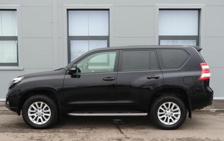 Toyota Land Cruiser Prado 150 рестайлинг 2, 2014 год, 3 499 000 рублей, 8 фотография