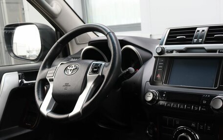 Toyota Land Cruiser Prado 150 рестайлинг 2, 2014 год, 3 499 000 рублей, 10 фотография