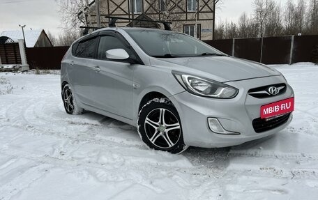 Hyundai Solaris II рестайлинг, 2012 год, 745 000 рублей, 3 фотография