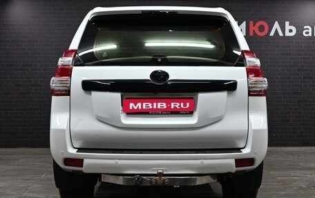 Toyota Land Cruiser Prado 150 рестайлинг 2, 2015 год, 4 050 000 рублей, 4 фотография