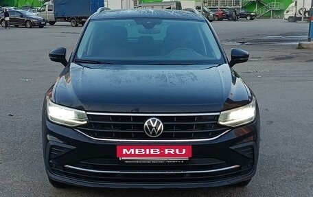 Volkswagen Tiguan II, 2020 год, 3 185 000 рублей, 6 фотография