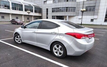 Hyundai Elantra V, 2011 год, 780 000 рублей, 2 фотография