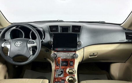 Toyota Highlander III, 2012 год, 2 160 250 рублей, 13 фотография