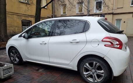 Peugeot 208 II, 2014 год, 830 000 рублей, 2 фотография