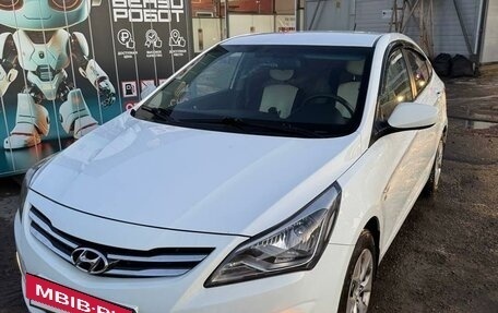 Hyundai Solaris II рестайлинг, 2014 год, 1 100 000 рублей, 17 фотография