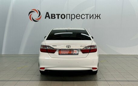 Toyota Camry, 2017 год, 1 985 000 рублей, 4 фотография