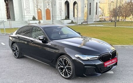 BMW 5 серия, 2021 год, 5 800 000 рублей, 2 фотография