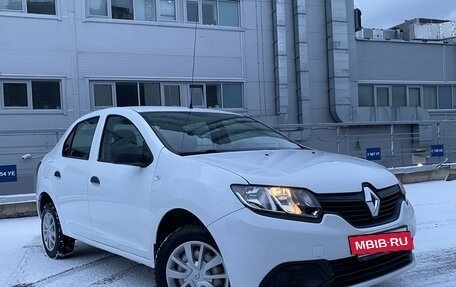 Renault Logan II, 2018 год, 950 000 рублей, 2 фотография