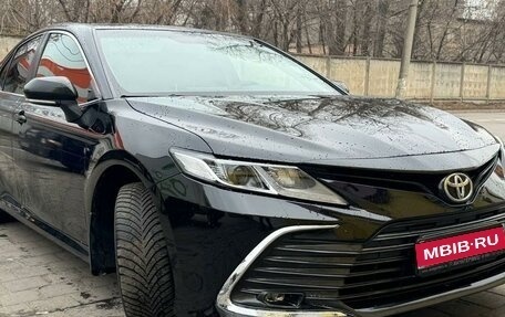 Toyota Camry, 2021 год, 2 500 000 рублей, 1 фотография