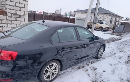 Volkswagen Jetta VI, 2013 год, 945 000 рублей, 3 фотография