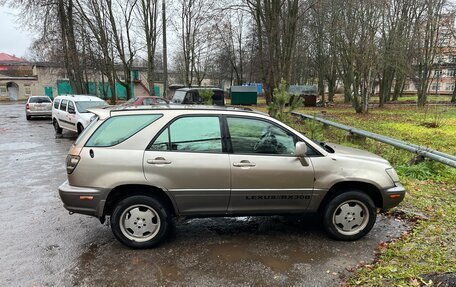 Lexus RX IV рестайлинг, 2000 год, 580 000 рублей, 4 фотография