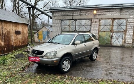 Lexus RX IV рестайлинг, 2000 год, 580 000 рублей, 2 фотография