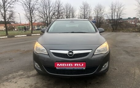 Opel Astra J, 2011 год, 990 000 рублей, 2 фотография