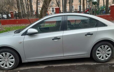 Chevrolet Cruze II, 2010 год, 750 000 рублей, 2 фотография