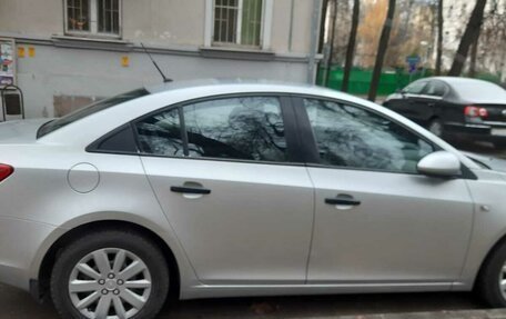 Chevrolet Cruze II, 2010 год, 750 000 рублей, 3 фотография