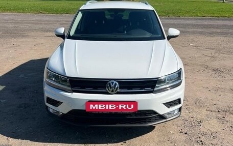 Volkswagen Tiguan II, 2017 год, 2 500 000 рублей, 2 фотография