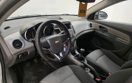 Chevrolet Cruze II, 2010 год, 580 000 рублей, 7 фотография