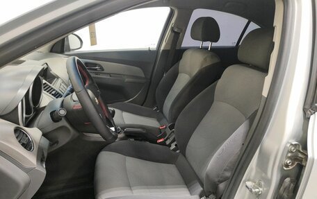 Chevrolet Cruze II, 2010 год, 580 000 рублей, 6 фотография