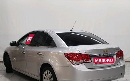 Chevrolet Cruze II, 2010 год, 580 000 рублей, 5 фотография