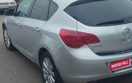 Opel Astra J, 2010 год, 700 000 рублей, 4 фотография