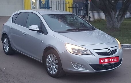 Opel Astra J, 2010 год, 700 000 рублей, 2 фотография