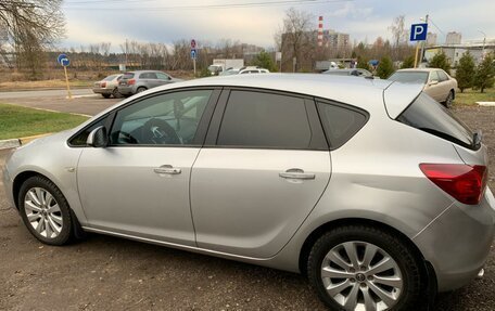 Opel Astra J, 2010 год, 700 000 рублей, 11 фотография