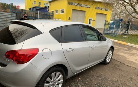 Opel Astra J, 2010 год, 700 000 рублей, 12 фотография