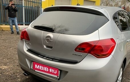 Opel Astra J, 2010 год, 700 000 рублей, 19 фотография