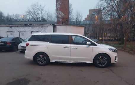 KIA Carnival III, 2018 год, 3 250 000 рублей, 2 фотография