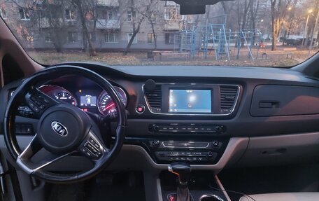 KIA Carnival III, 2018 год, 3 250 000 рублей, 4 фотография