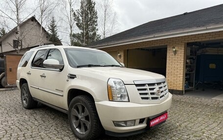 Cadillac Escalade III, 2013 год, 2 600 000 рублей, 1 фотография