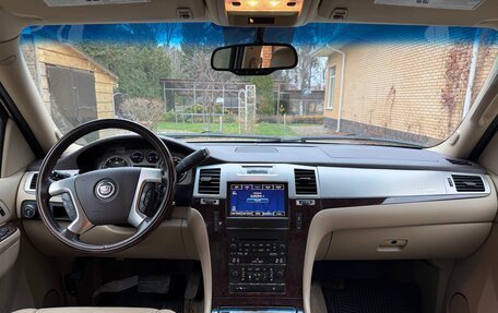 Cadillac Escalade III, 2013 год, 2 600 000 рублей, 13 фотография