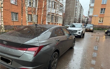 Hyundai Elantra, 2021 год, 1 800 000 рублей, 2 фотография